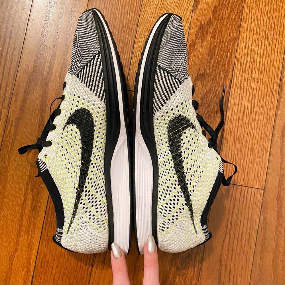 NIKE black white volt flyknit racer knit lace up sneakers shoes - Picture 5 of 8